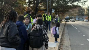 Regreso a clases: escuelas del CMS mantienen protocolo de inmigración en campus escolares